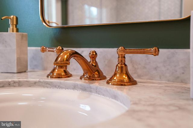 619 MCKEE ST, State College, PA 16803