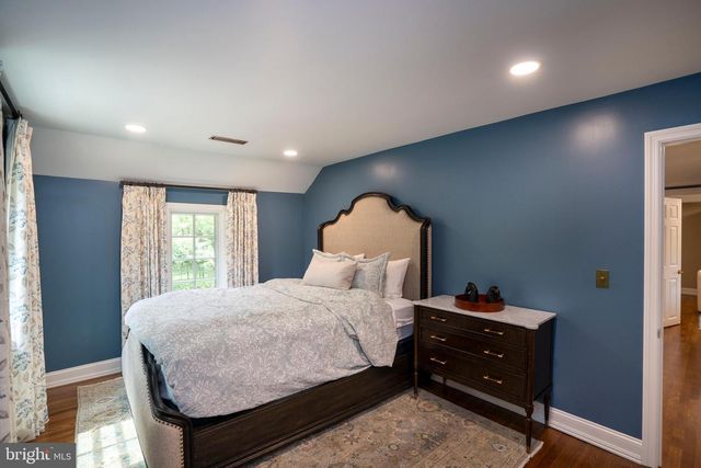 619 MCKEE ST, State College, PA 16803