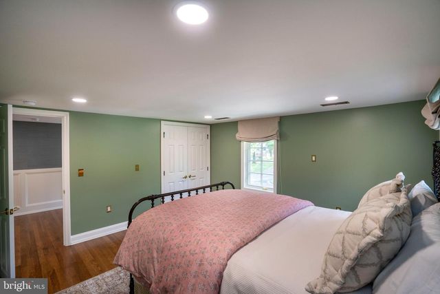 619 MCKEE ST, State College, PA 16803