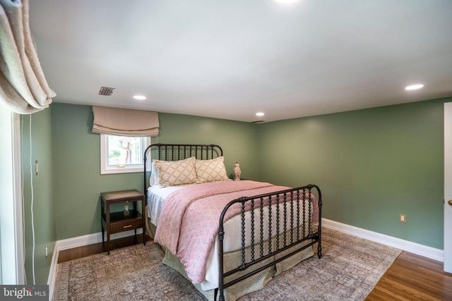 619 MCKEE ST, State College, PA 16803