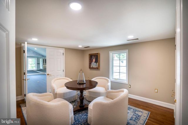 619 MCKEE ST, State College, PA 16803