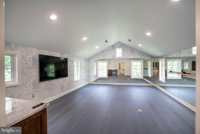 619 MCKEE ST, State College, PA 16803