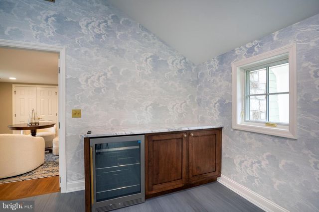 619 MCKEE ST, State College, PA 16803