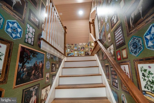 619 MCKEE ST, State College, PA 16803