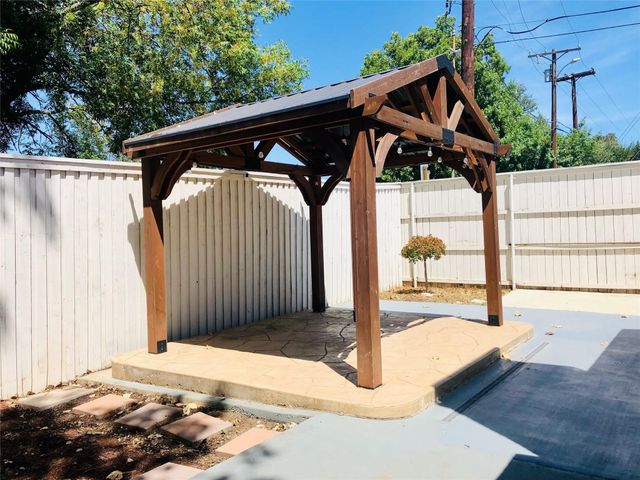 3013 Carolyn Court, Bedford, TX 76021