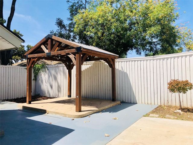 3013 Carolyn Court, Bedford, TX 76021