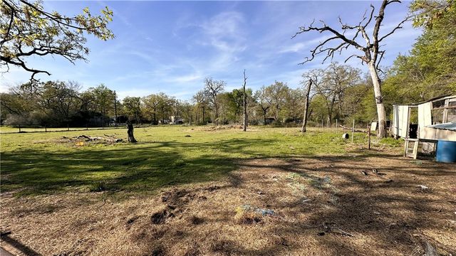 4056 Pecan Lane, Madisonville, TX 77864