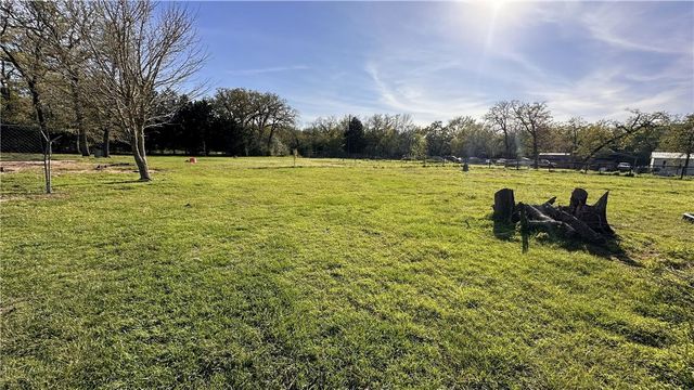 4056 Pecan Lane, Madisonville, TX 77864