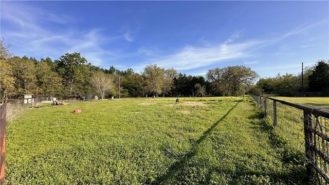 4056 Pecan Lane, Madisonville, TX 77864