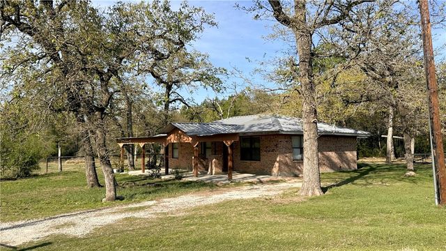 4056 Pecan Lane, Madisonville, TX 77864