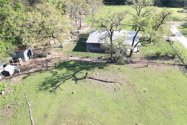 4056 Pecan Lane, Madisonville, TX 77864