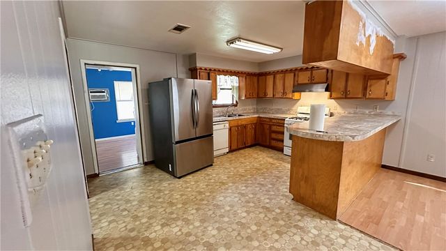 4056 Pecan Lane, Madisonville, TX 77864