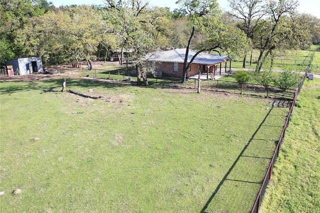 4056 Pecan Lane, Madisonville, TX 77864