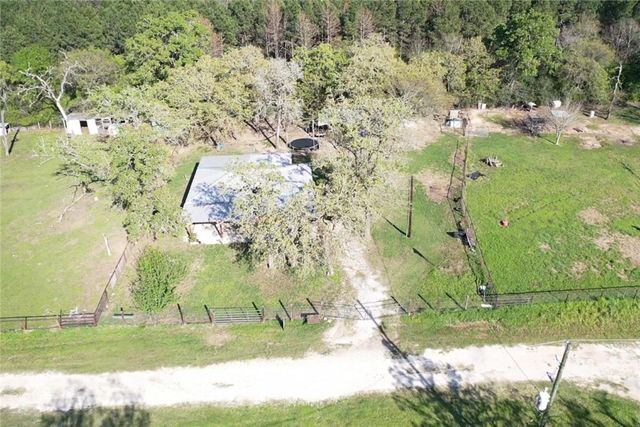 4056 Pecan Lane, Madisonville, TX 77864