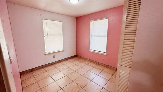 4056 Pecan Lane, Madisonville, TX 77864