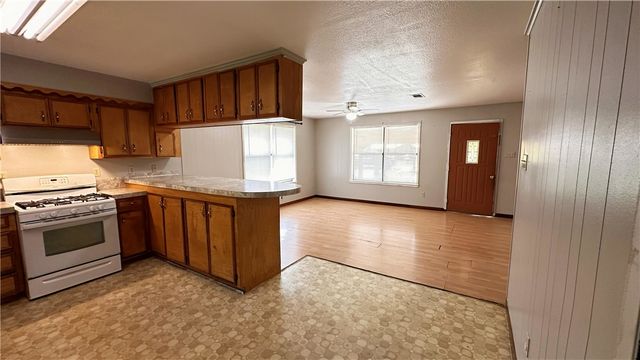 4056 Pecan Lane, Madisonville, TX 77864