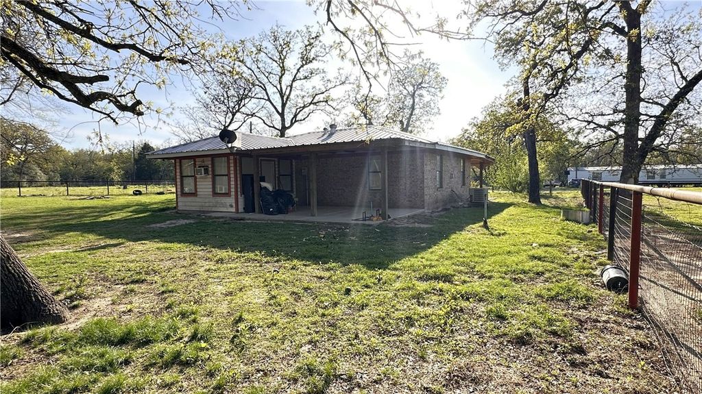 4056 Pecan Lane, Madisonville, TX 77864 — photo 2