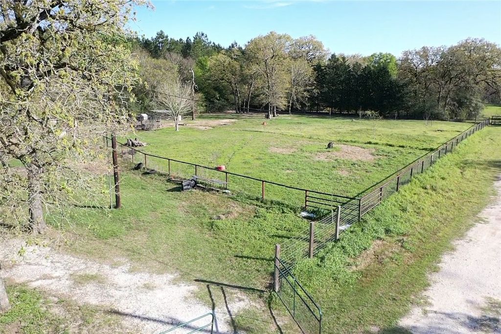 4056 Pecan Lane, Madisonville, TX 77864 — photo 5