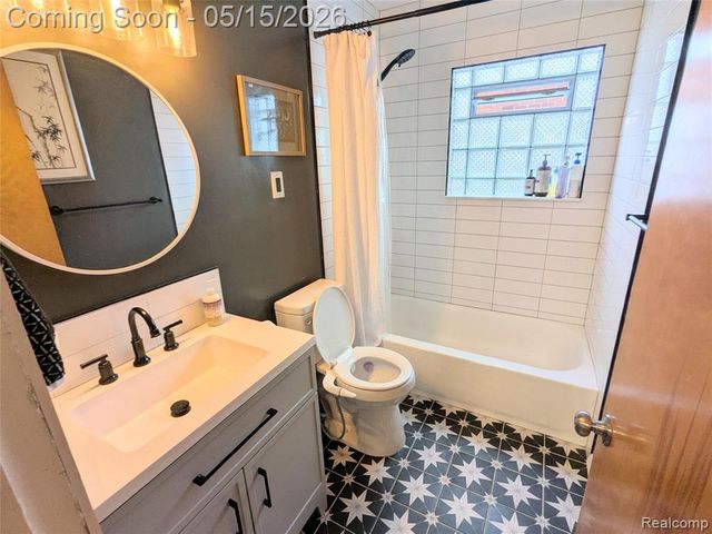 14940 Pennsylvania Road, Southgate, MI 48195