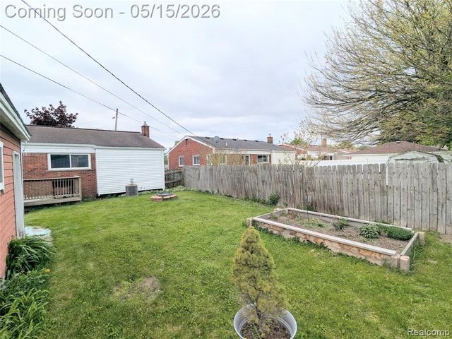 14940 Pennsylvania Road, Southgate, MI 48195