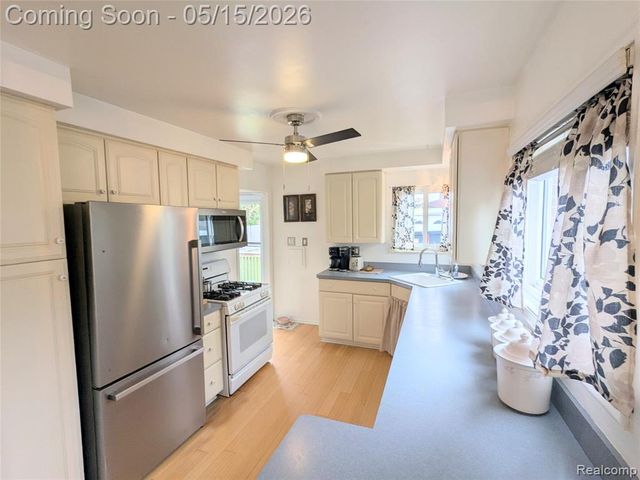 14940 Pennsylvania Road, Southgate, MI 48195