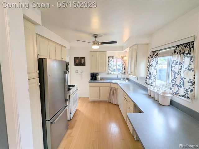 14940 Pennsylvania Road, Southgate, MI 48195