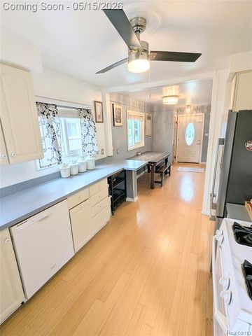 14940 Pennsylvania Road, Southgate, MI 48195