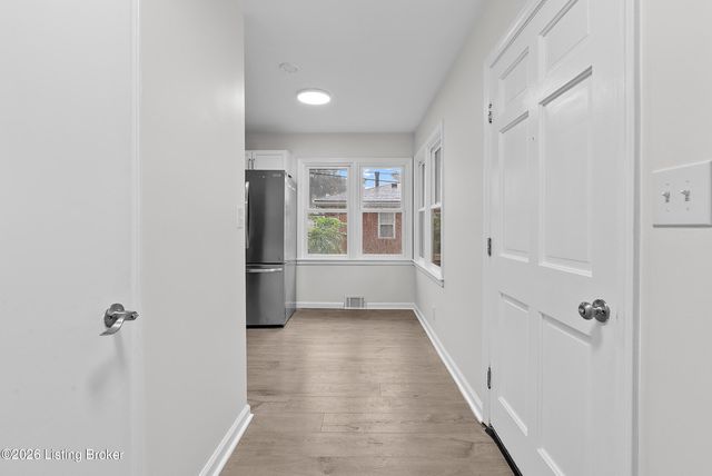 8706 Michael Edward Dr, Louisville, KY 40291