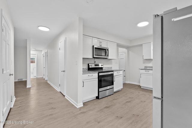 8706 Michael Edward Dr, Louisville, KY 40291