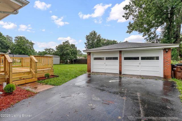 8706 Michael Edward Dr, Louisville, KY 40291