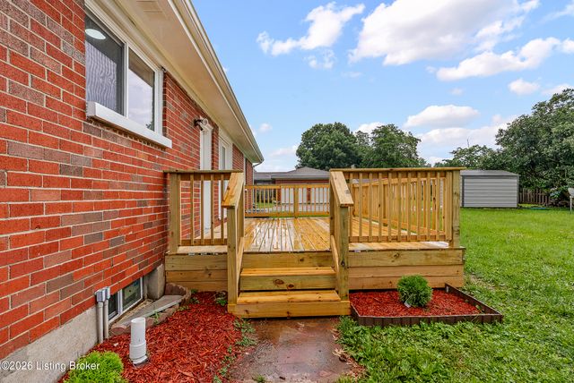 8706 Michael Edward Dr, Louisville, KY 40291