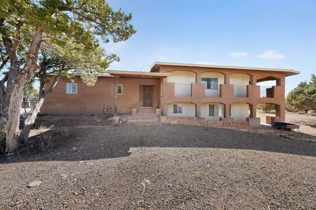 1302 Amarante Road, Santa Fe, NM 87507