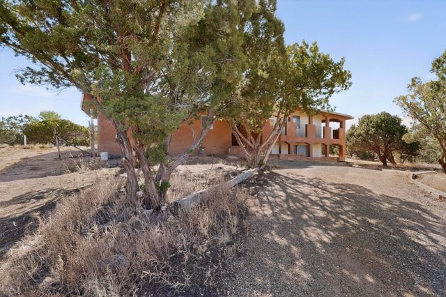 1302 Amarante Road, Santa Fe, NM 87507
