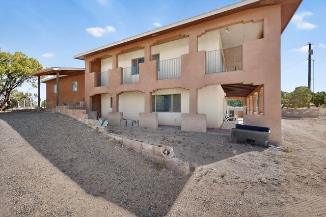 1302 Amarante Road, Santa Fe, NM 87507