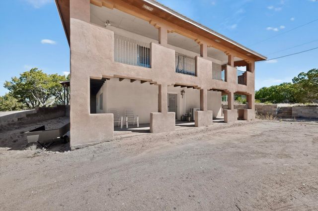 1302 Amarante Road, Santa Fe, NM 87507