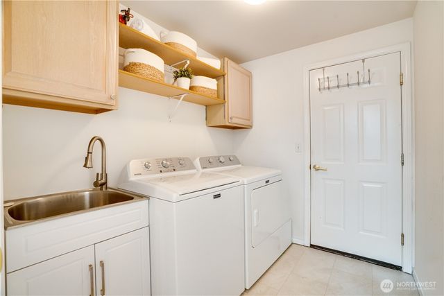 33 Lakewood Oaks Drive SW, Lakewood, WA 98499