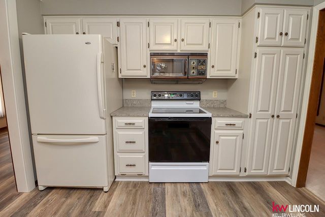 5401 S 73 Street, Lincoln, NE 68516