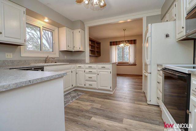 5401 S 73 Street, Lincoln, NE 68516