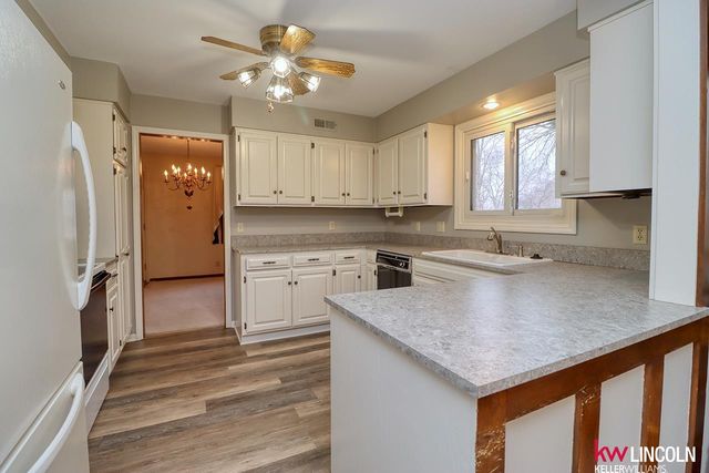 5401 S 73 Street, Lincoln, NE 68516