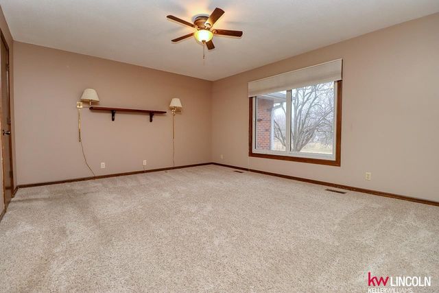 5401 S 73 Street, Lincoln, NE 68516