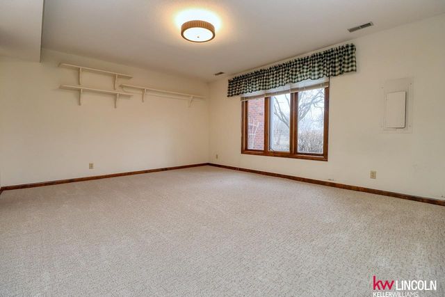 5401 S 73 Street, Lincoln, NE 68516