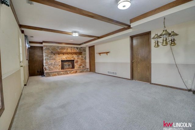 5401 S 73 Street, Lincoln, NE 68516