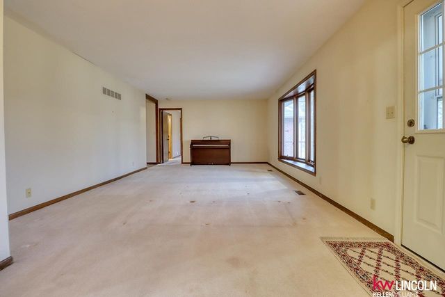 5401 S 73 Street, Lincoln, NE 68516