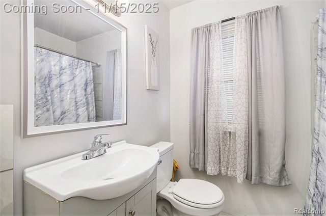 19418 Kingsville Street, Detroit, MI 48225