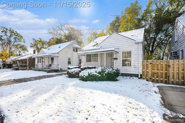 19418 Kingsville Street, Detroit, MI 48225