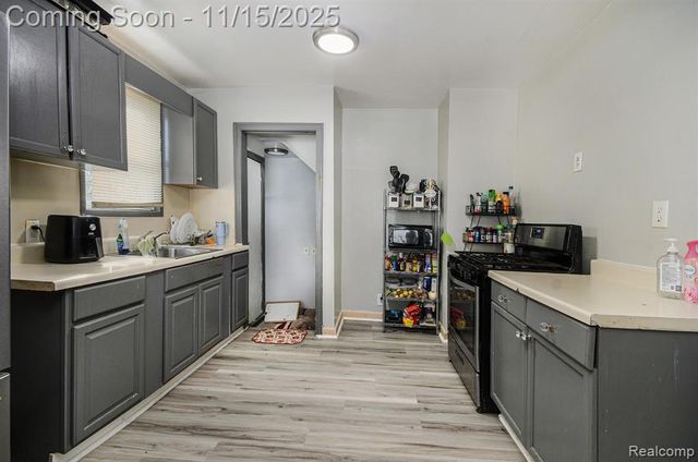 19418 Kingsville Street, Detroit, MI 48225