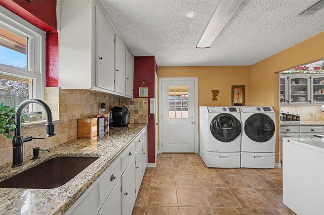 8240 Kramer Street, Lillian, TX 76061