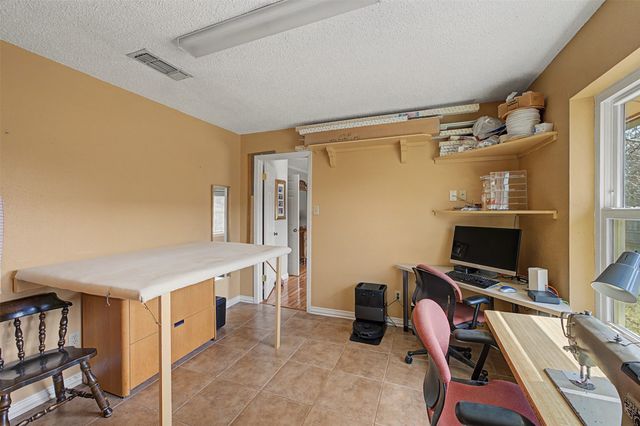 8240 Kramer Street, Lillian, TX 76061