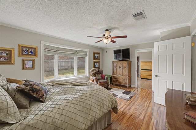 8240 Kramer Street, Lillian, TX 76061