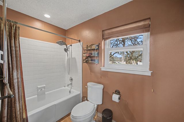 8240 Kramer Street, Lillian, TX 76061